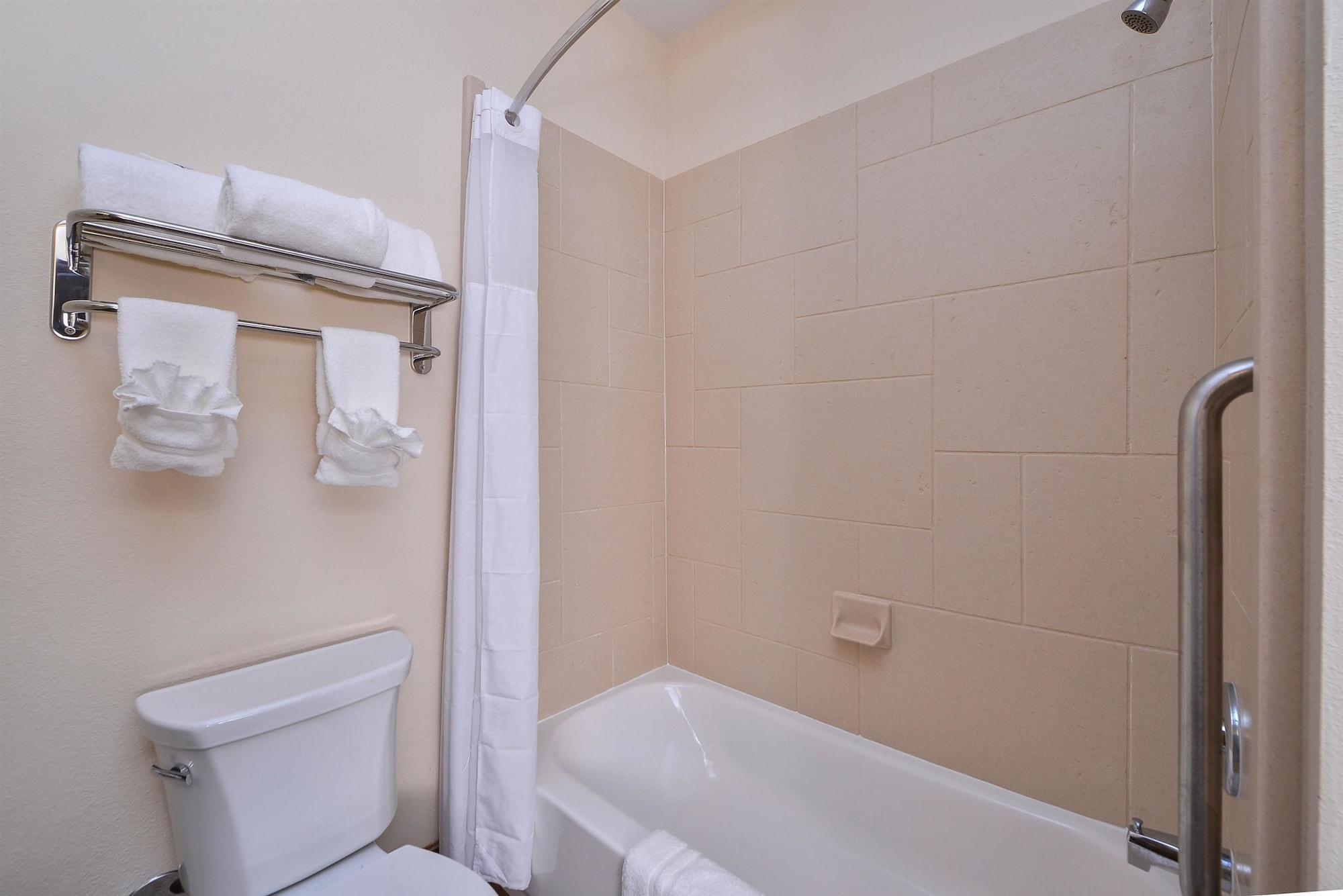 Americas Best Value Inn & Suites Cuero Экстерьер фото