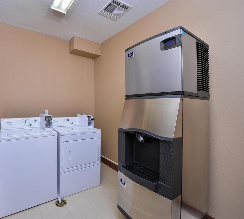 Americas Best Value Inn & Suites Cuero Экстерьер фото