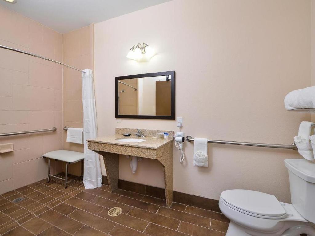 Americas Best Value Inn & Suites Cuero Экстерьер фото
