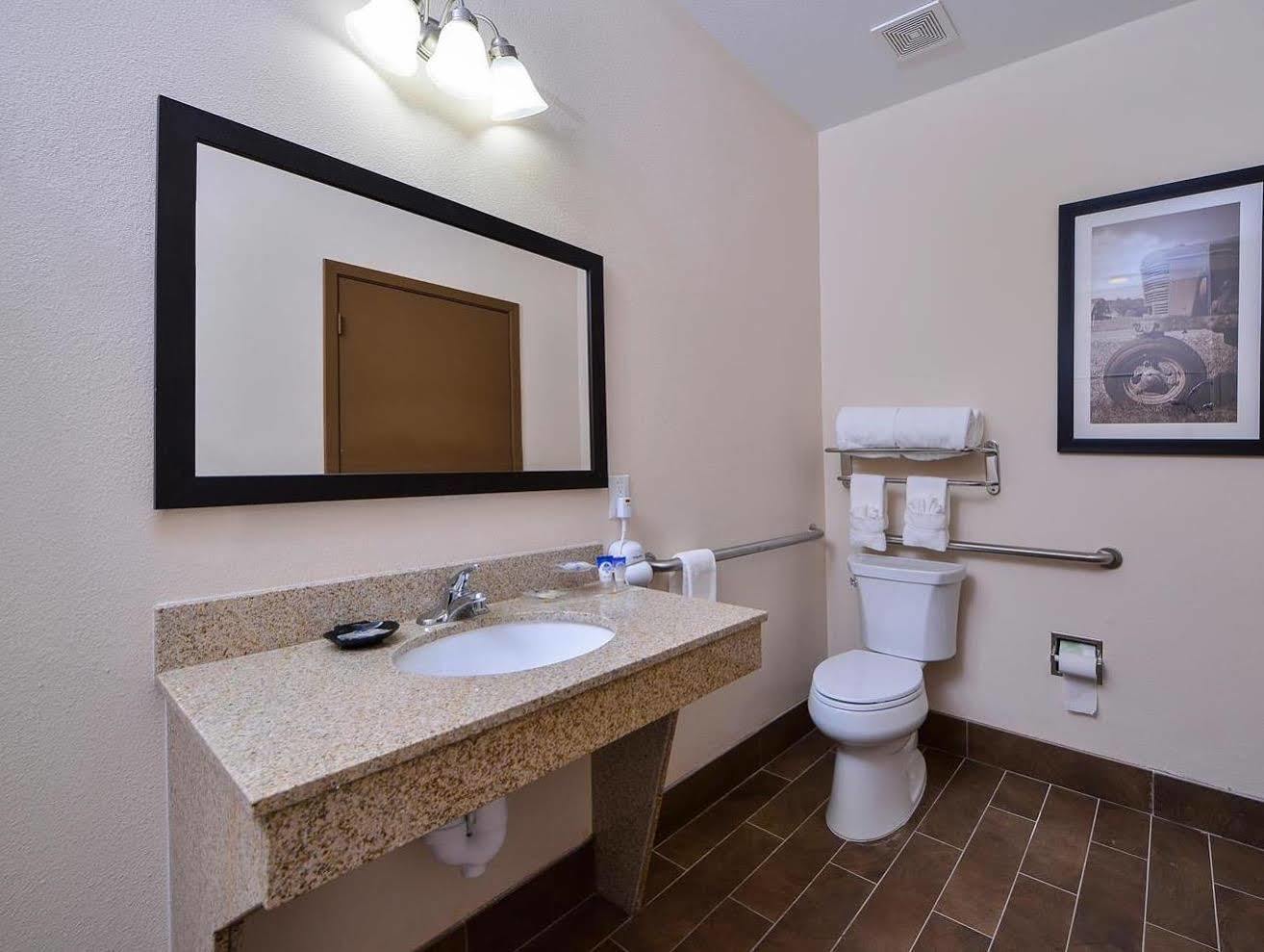 Americas Best Value Inn & Suites Cuero Экстерьер фото
